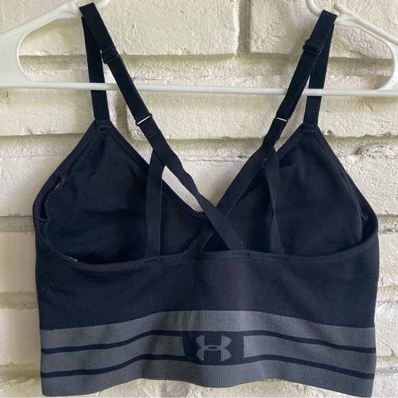 Bundle of 4 UNDER ARMOUR SPORTS BRAS FOR A LOW PRICE - Picture 8 of 11